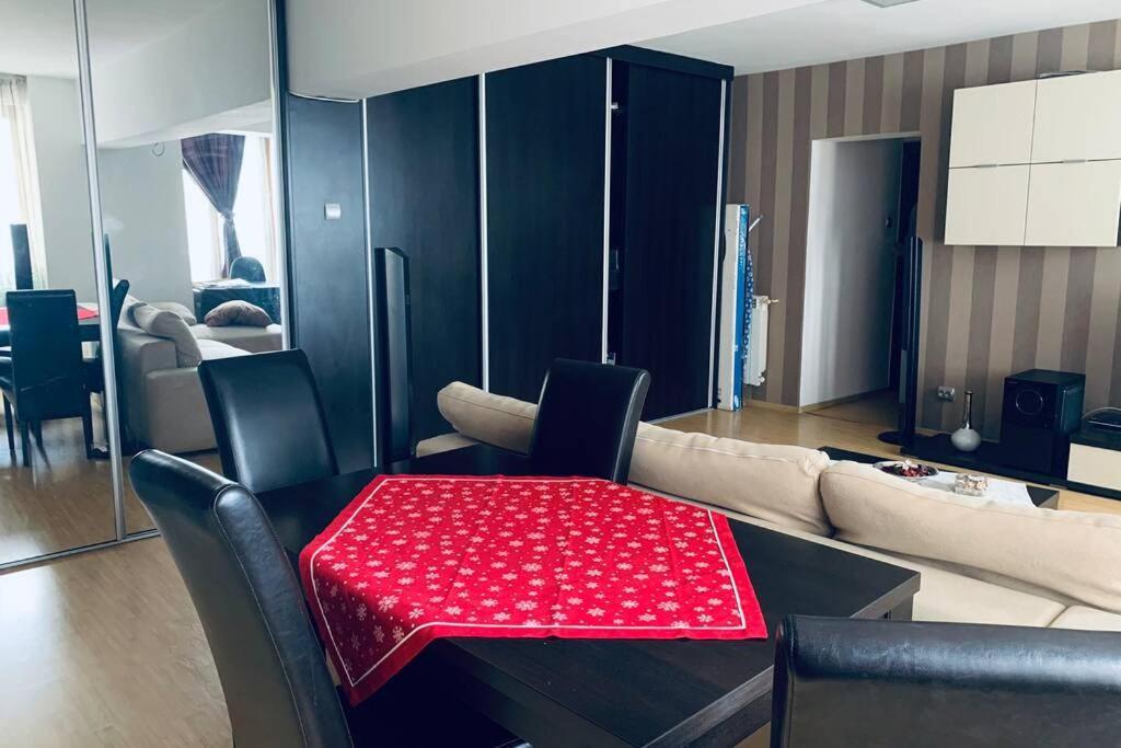 Cozy 2 Rooms Apartment Close To City Center ブカレスト エクステリア 写真
