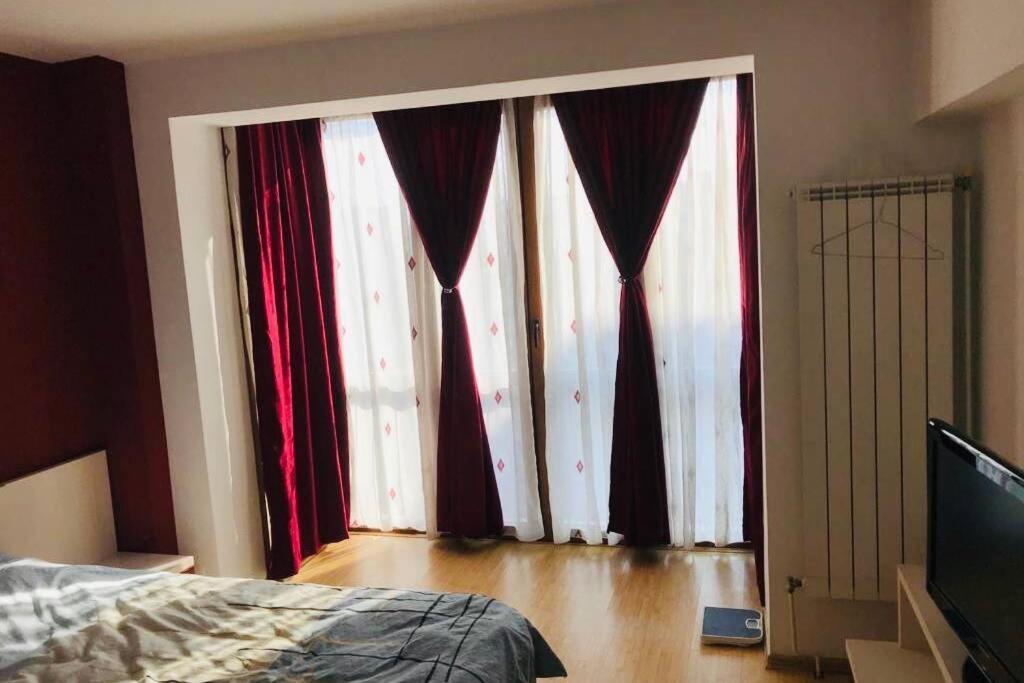 Cozy 2 Rooms Apartment Close To City Center ブカレスト エクステリア 写真